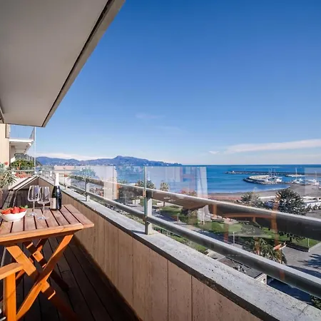 Modern Penthouse With A Terrace And Wonderful Sea Views Σπίτι διακοπών Chiavari